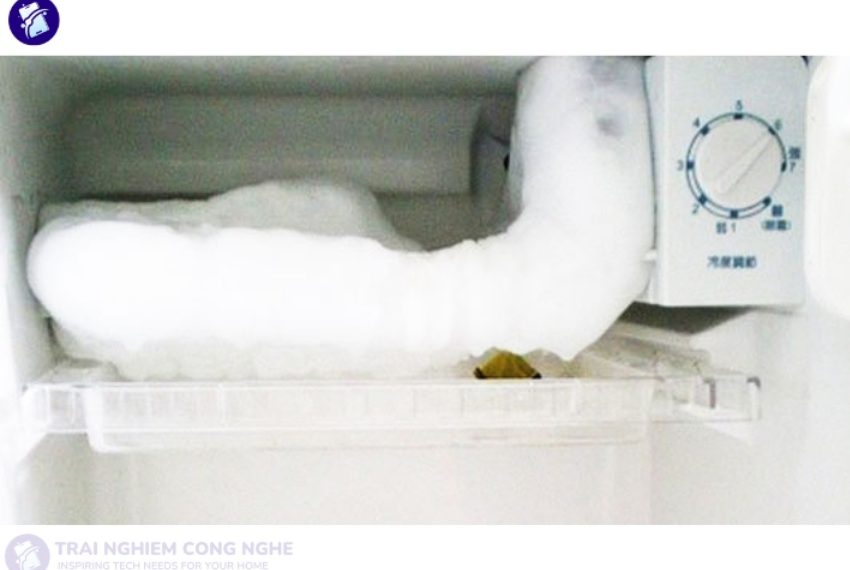 Tủ lạnh bị đóng tuyết ngăn mát không lạnh